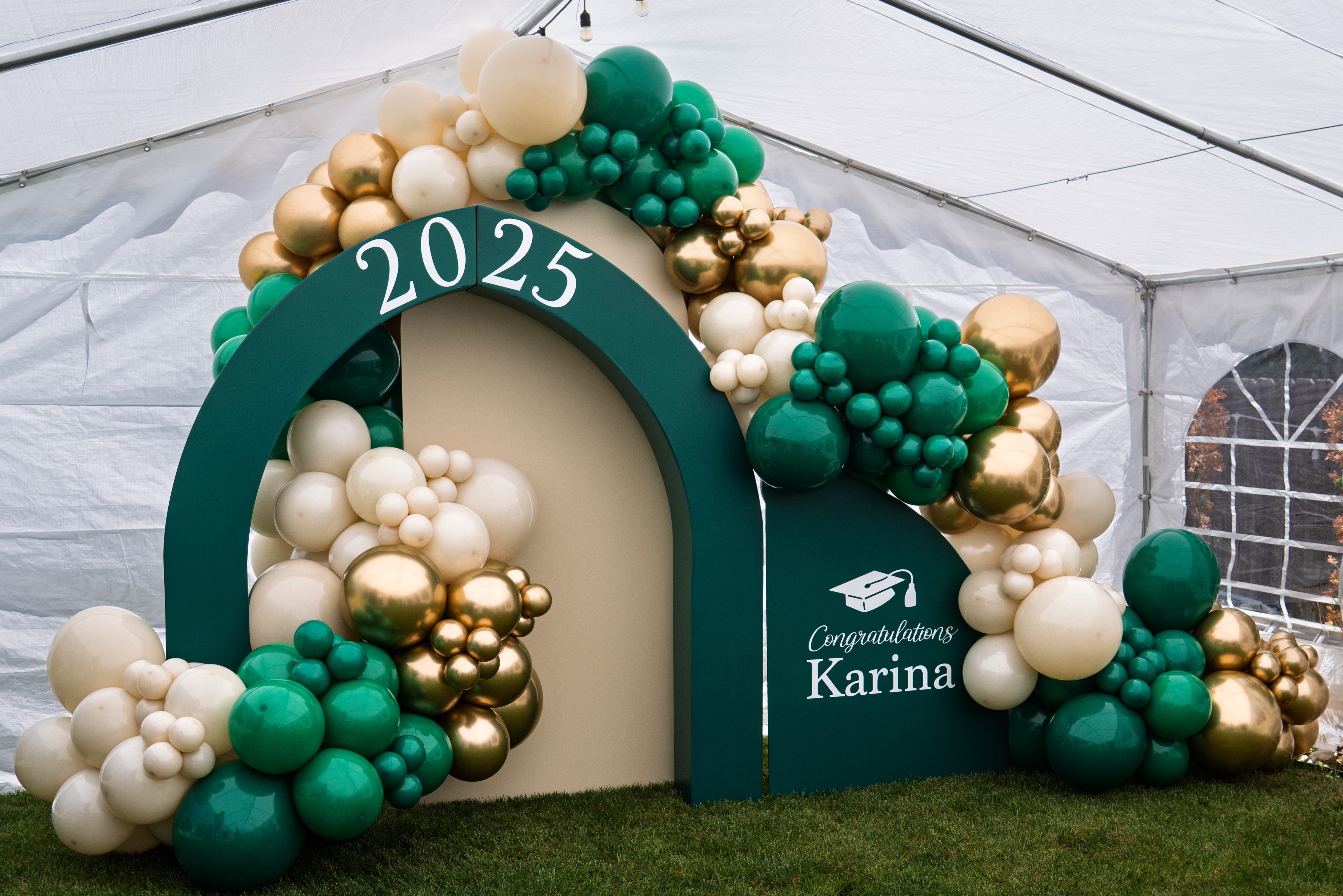 Holiday and milestone balloon display in Denver, including themed arches, garlands, and Instagram-worthy balloon setups for celebrations.